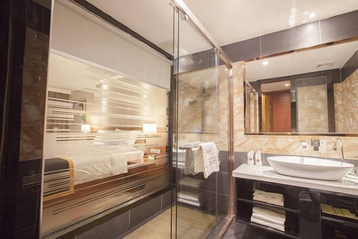 Blackout curtains, free WiFi, bed sheets