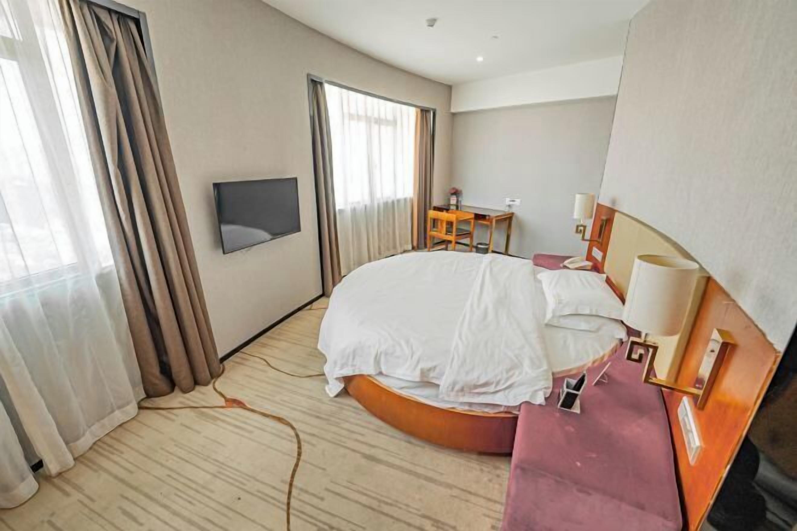 Blackout curtains, free WiFi, bed sheets