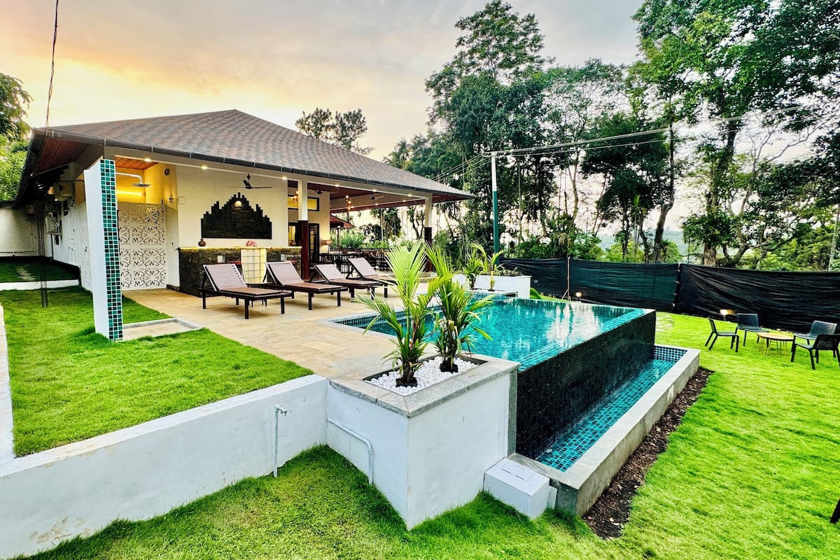 Private pool