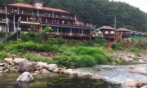 Family Room (Ondol) - Jirisan Valley Pension (Namwon)