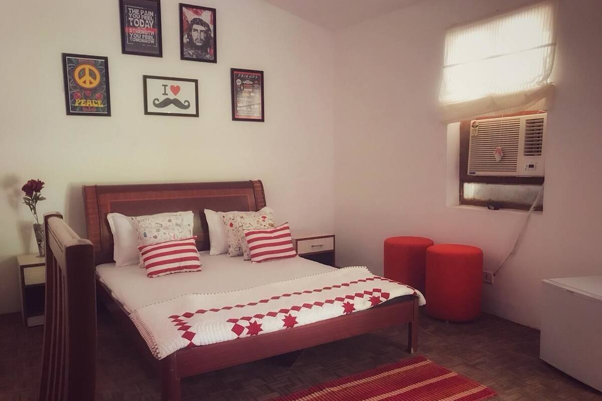 Queen Suite | Rollaway beds, WiFi