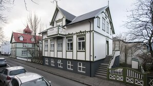 Front of property - Thingholt Apartments (Reykjavik)