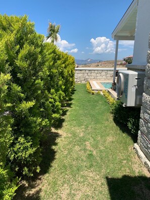 Garden - Luxury Villa Private Pool Sea View (2) (Cesme)