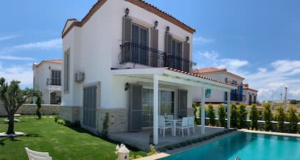 Luxury Villa Private Pool Sea View (2)