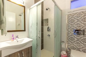 Luxury Villa | Bathroom | Towels