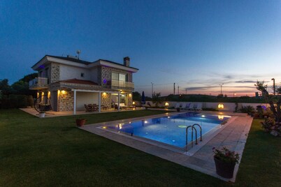 Luxury Villa Private Pool Sea View (3)