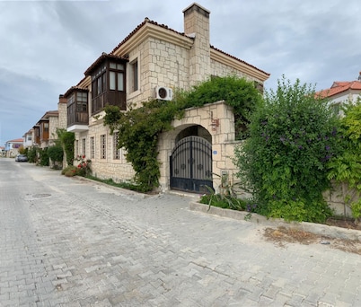 Stone House with Bay Window Alacati (6)