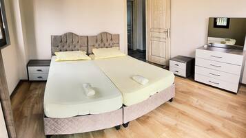 Villa | Iron/ironing board, WiFi, bed sheets