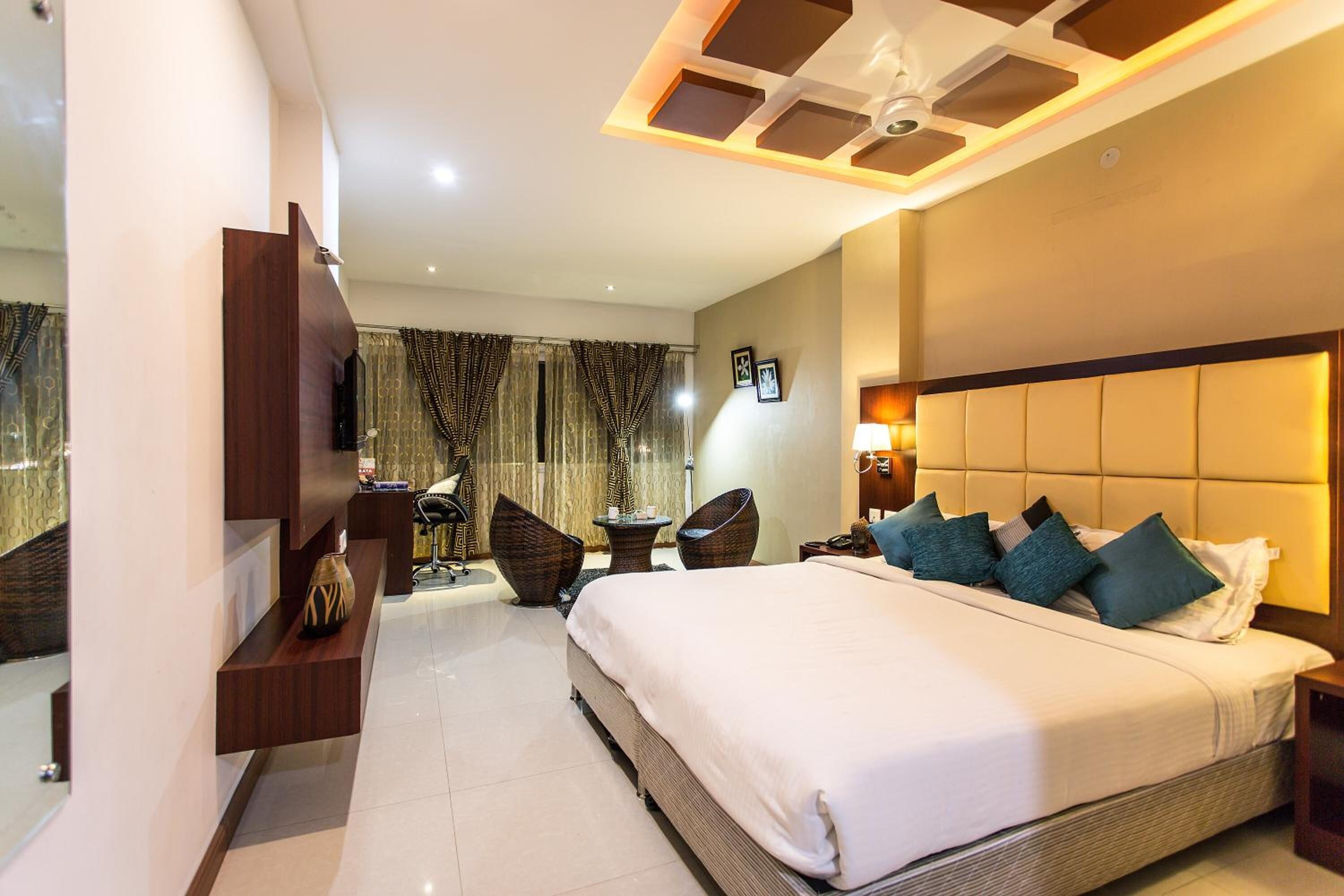 办公桌、笔记本电脑工作区、隔音 、免费 WiFi