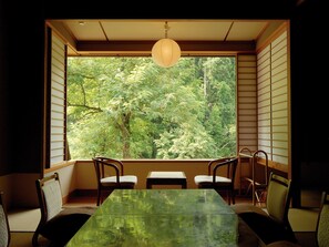 传统客房, 私人浴室, 河景 (Japanese Style, KEIRYUKAN) | 客房内保险箱、遮光窗帘、熨斗/熨板、免费 WiFi