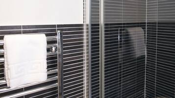 House, Private Bathroom (Bank Side House) | Bilik Mandi