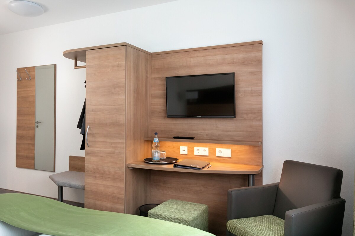 In-room safe, desk, soundproofing, iron/ironing board (on request)