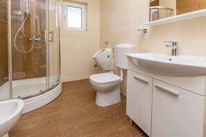 Apartment (A1) | Bathroom