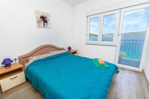 6 bedrooms, free WiFi - Apartments Na Obali Mora (Rogoznica)