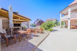 BBQ/picnic Area - Apartments Tiho i Pave (Rogoznica)