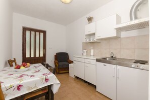 Apartment (A1) | Living room | TV - Apartment Milan (Jelsa)