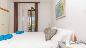 In-room safe, iron/ironing board, free WiFi