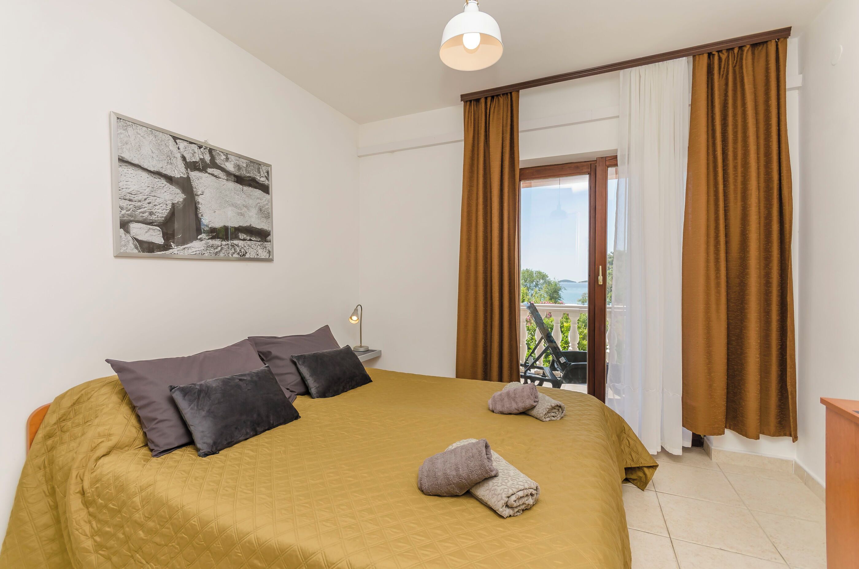 Apartment (A2)