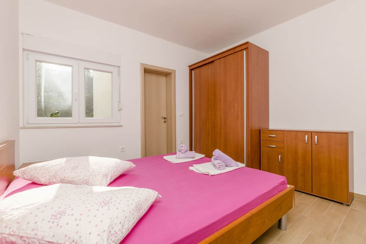 Apartment (A2)