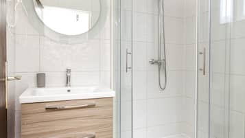 Apartment (A8) | Bathroom