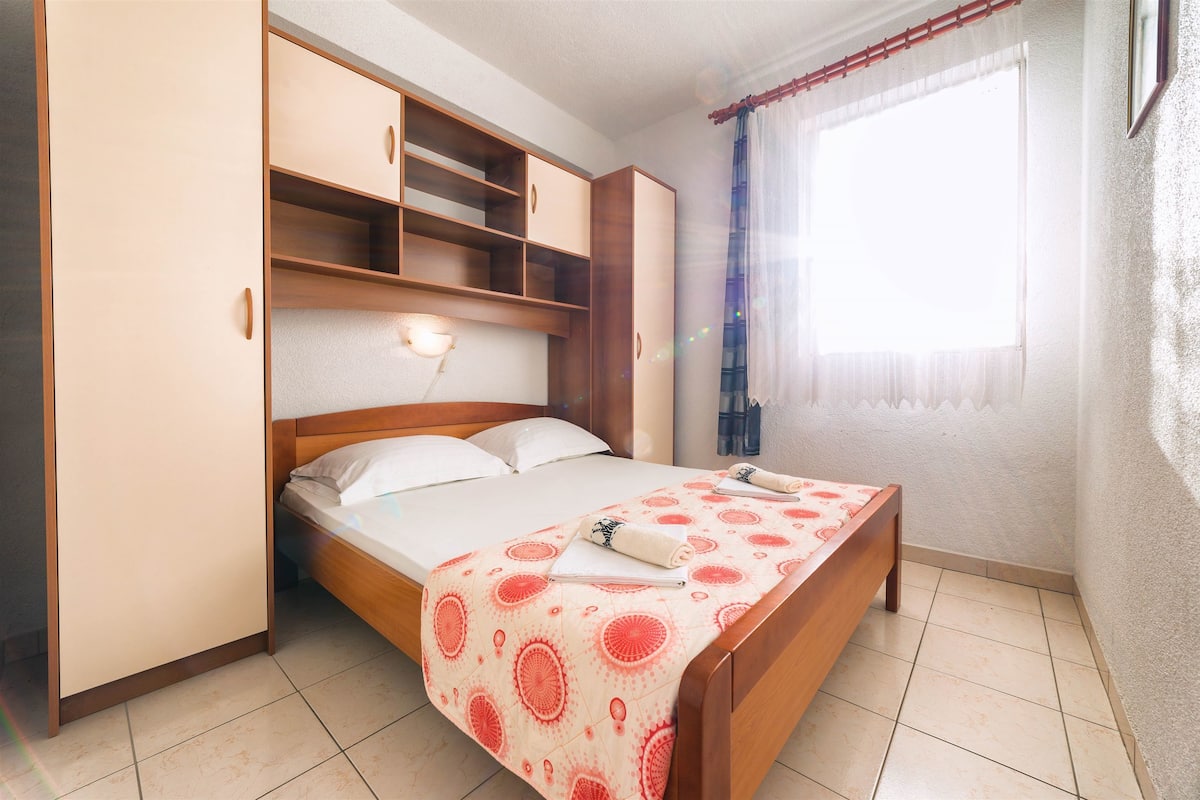 Apartment (A4)