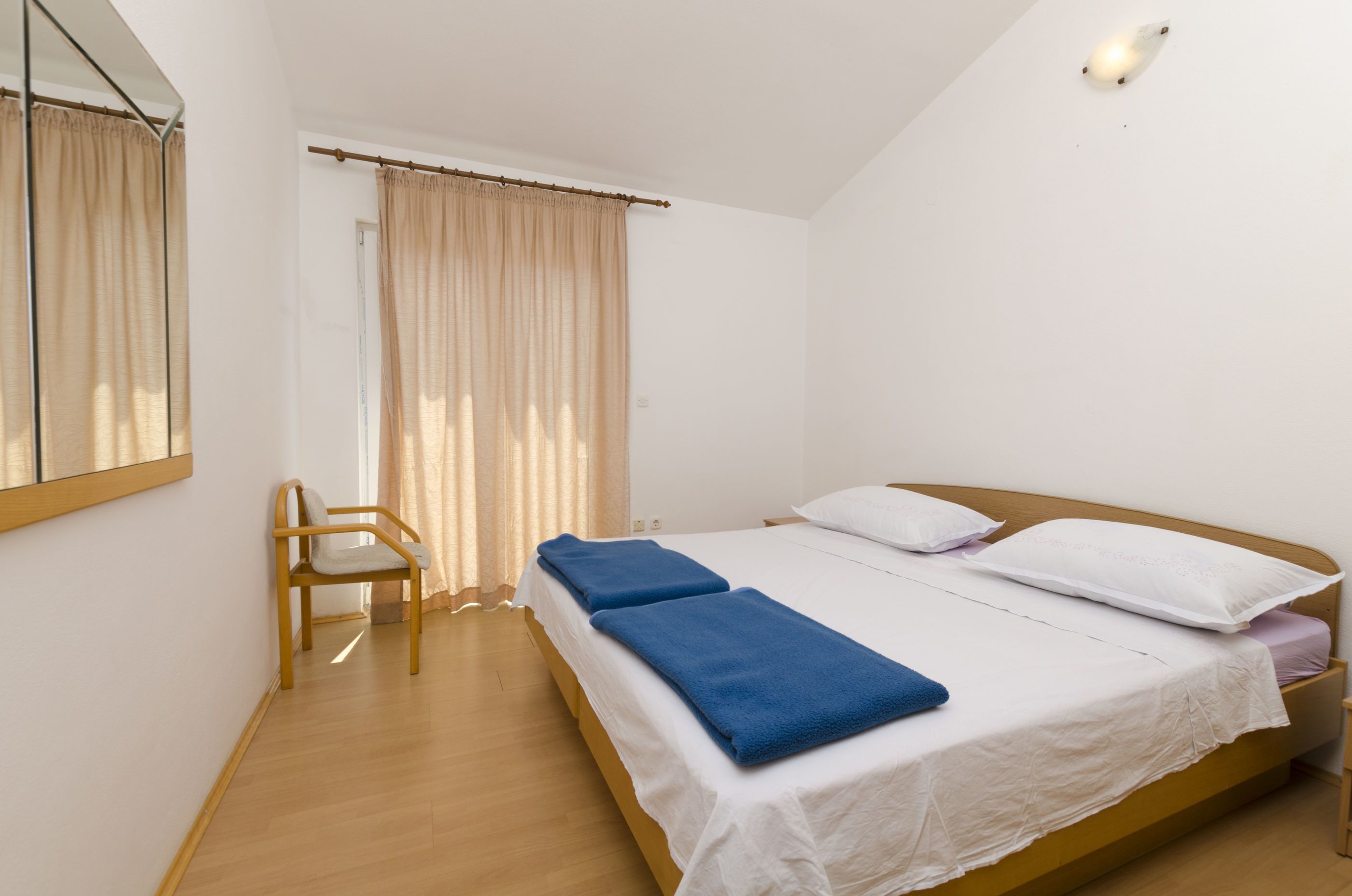 Wifi gratis y ropa de cama 