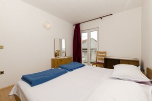 Free WiFi, bed sheets - Apartments Biserka (Primosten)