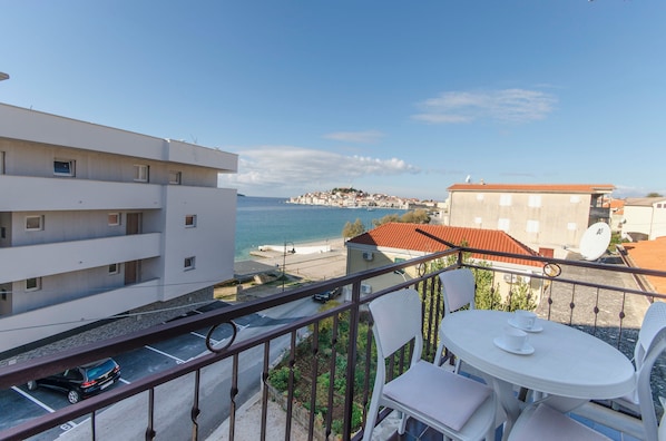 Apartment (A1) | Balcony