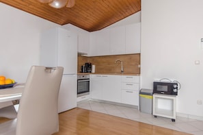 Apartment (A1) | Living room | TV - Apartment Mira (Primosten)