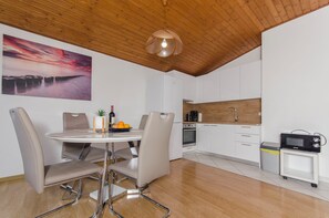 Apartment (A1) | Living room | TV - Apartment Mira (Primosten)