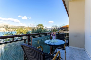 Apartment (A4) | Balcony