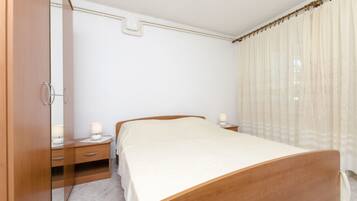 Free WiFi, bed sheets