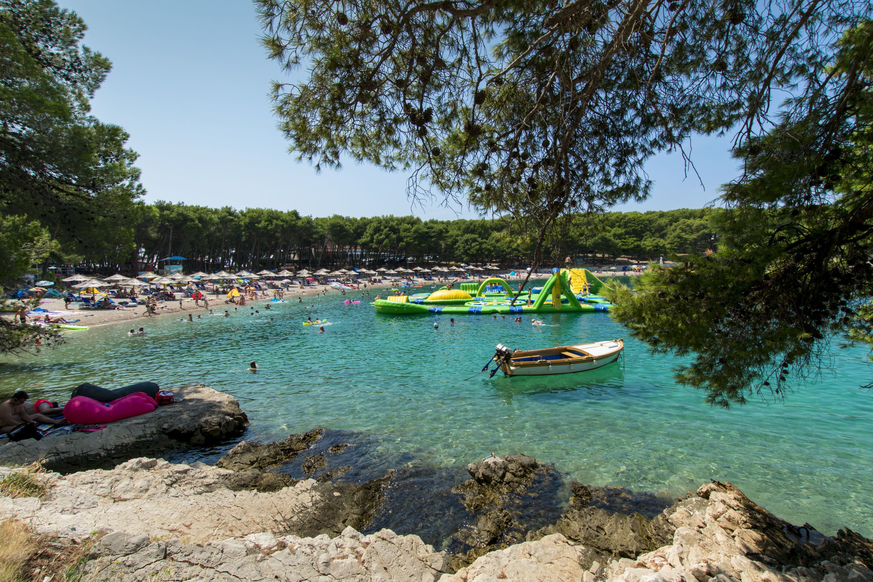 Una spiaggia nelle vicinanze