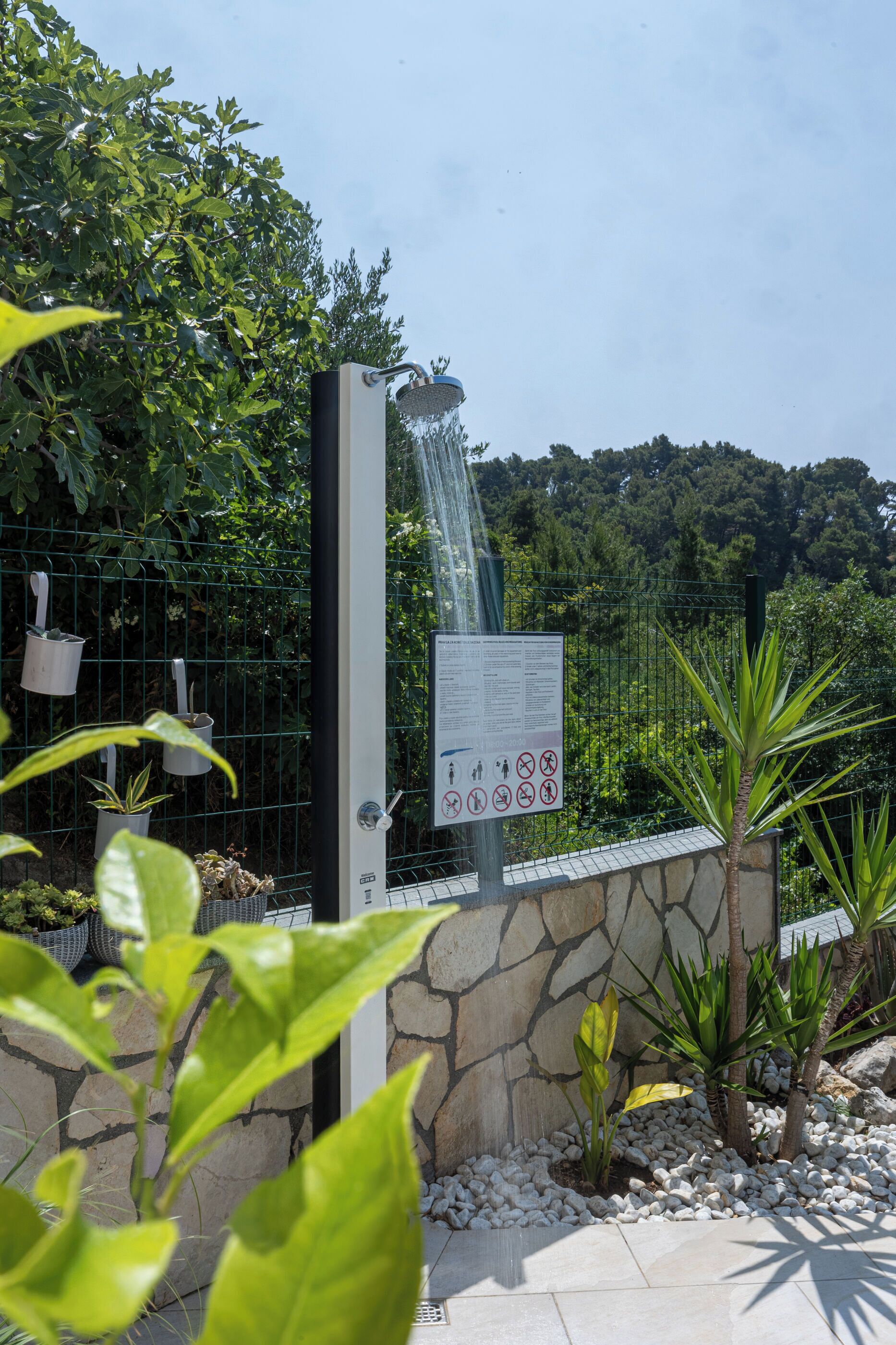 Khuôn viên nơi lưu trú