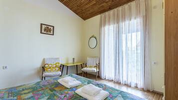 Iron/ironing board, free WiFi