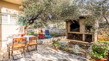 BBQ/picnic area