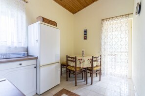 Cuisine privée | Réfrigérateur, surface de cuisson, bouilloire électrique, grille-pain