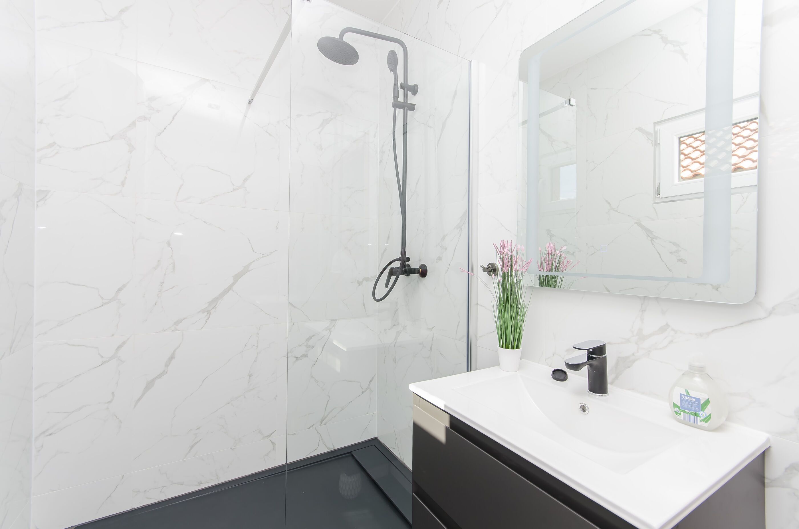 Bathroom | Shower