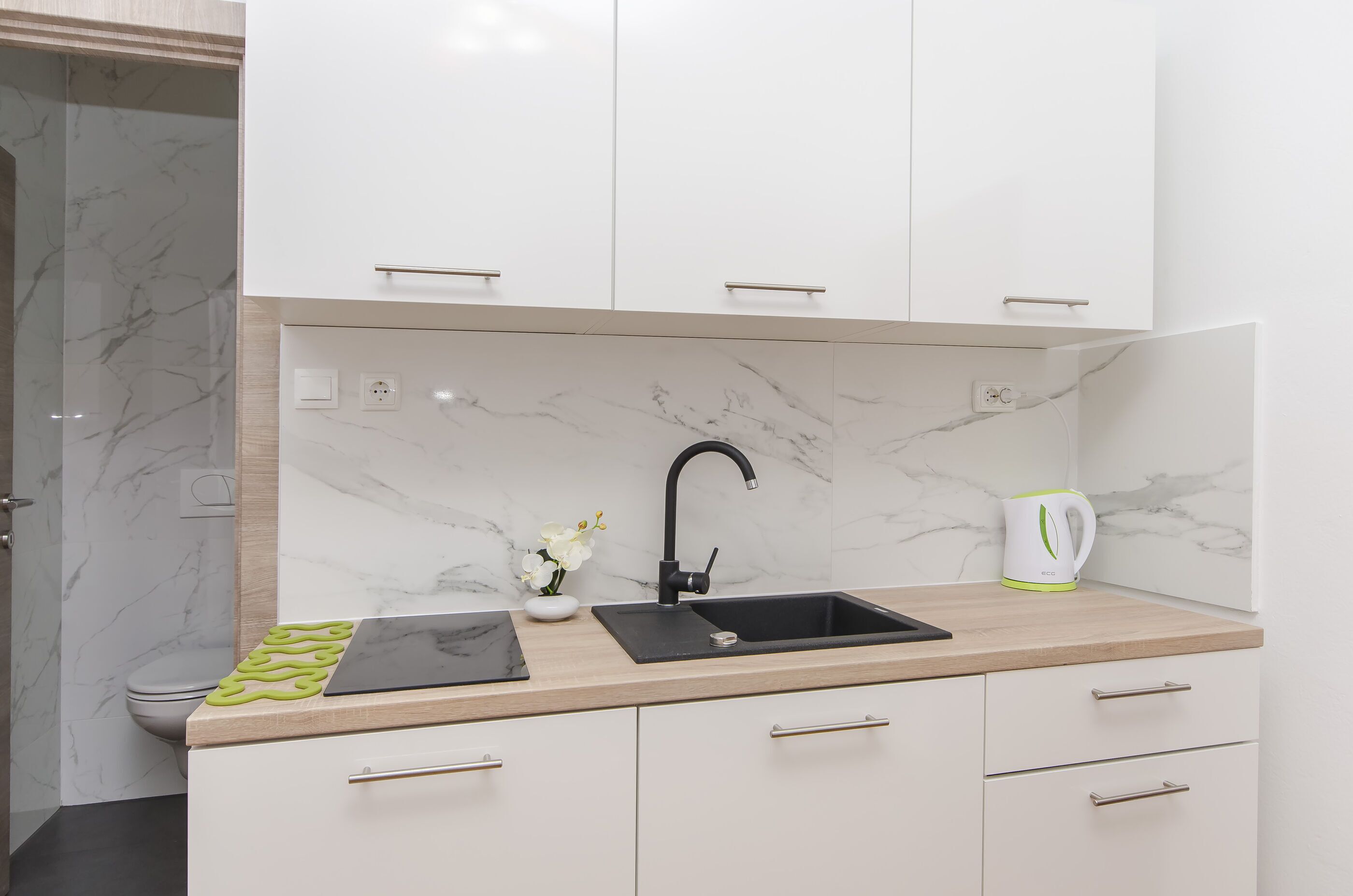 Dapur pribadi | Lemari es, microwave, oven, dan kompor