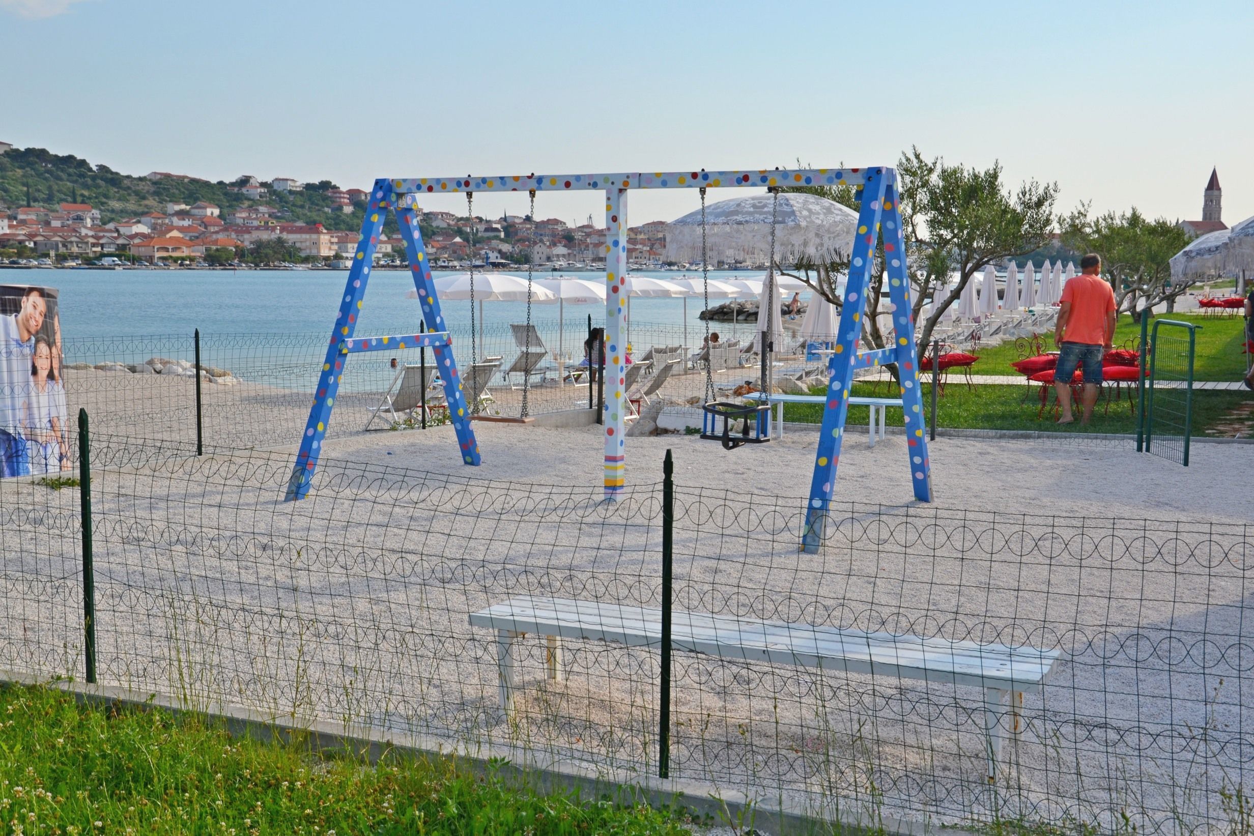 Una spiaggia nelle vicinanze