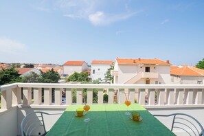 Apartment (A1) | Balcony - Apartments and Room Central Position (Novalja)