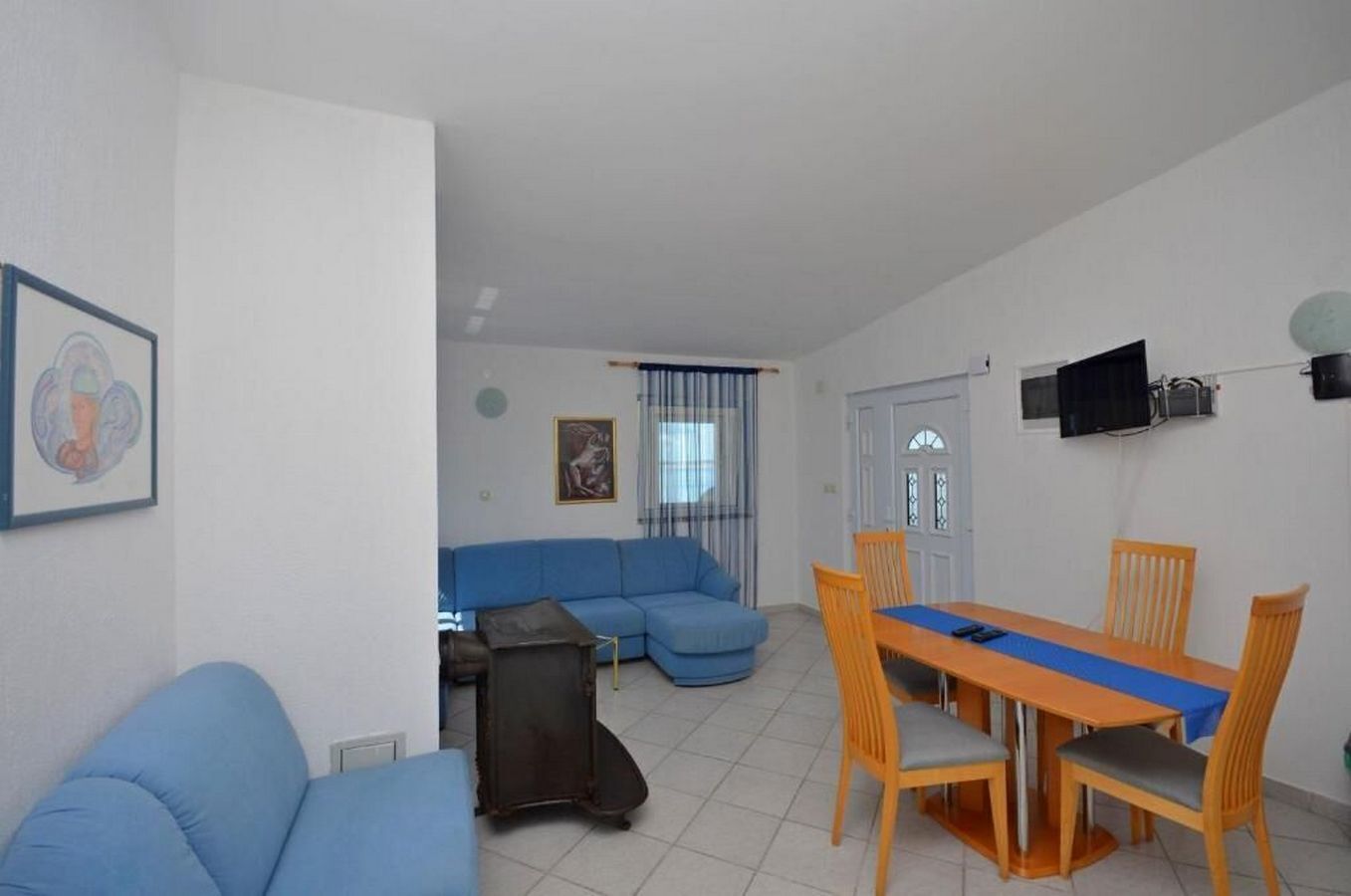 Apartment (A2) | Dining