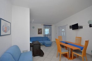 Apartment (A2) | Dining - Apartments Mira (Starigrad)