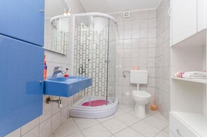 Apartment (A2) | Bathroom
