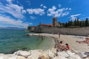 Beach nearby - Apartments Villa Niko (Trogir)