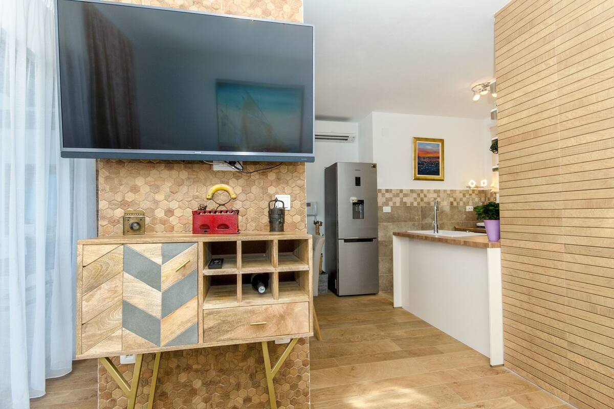 Apartment (A5) | Private kitchen | Espresso maker, fridge, microwave, stovetop