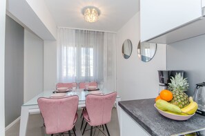 Apartment (A1) | Dining