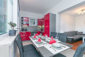 Apartment (A1) | Private kitchen | Fridge, microwave, oven, stovetop - Apartment Ivano (Dugi Rat)