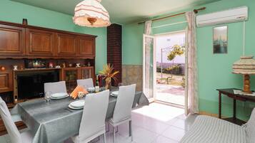 Departamento (A2) | Sala de estar | Televisión