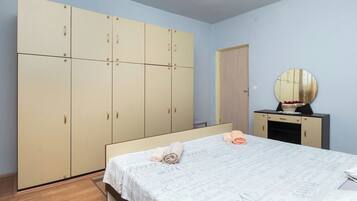 Departamento (A2) | Tabla de planchar con plancha, wifi gratis y ropa de cama